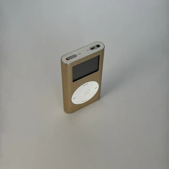 iPod - Picture 3 of 4